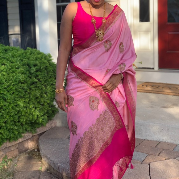 Munga soft silk banarasi saree with gold zari work - Picture 3 of 4